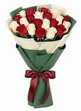 Букет Микс из красных и белых роз в Тевризе