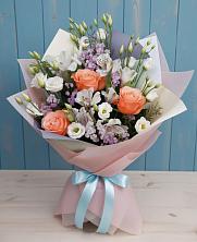 Букет цветов из:  Лизиантусы, Розы, Альстромерии и Гипсофила в Тевризе