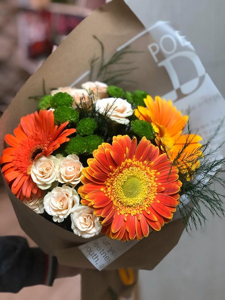 Букет цветов из: Герберы, Хризантемы и Розы в Тевризе
