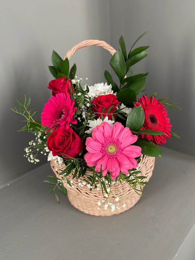 Цветочная композиция из Розы, Хризантемы и Герберы в корзине в Тевризе